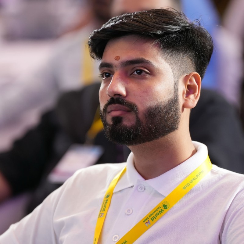 Ashutosh Tiwari - Co-Founder | Stackforce
