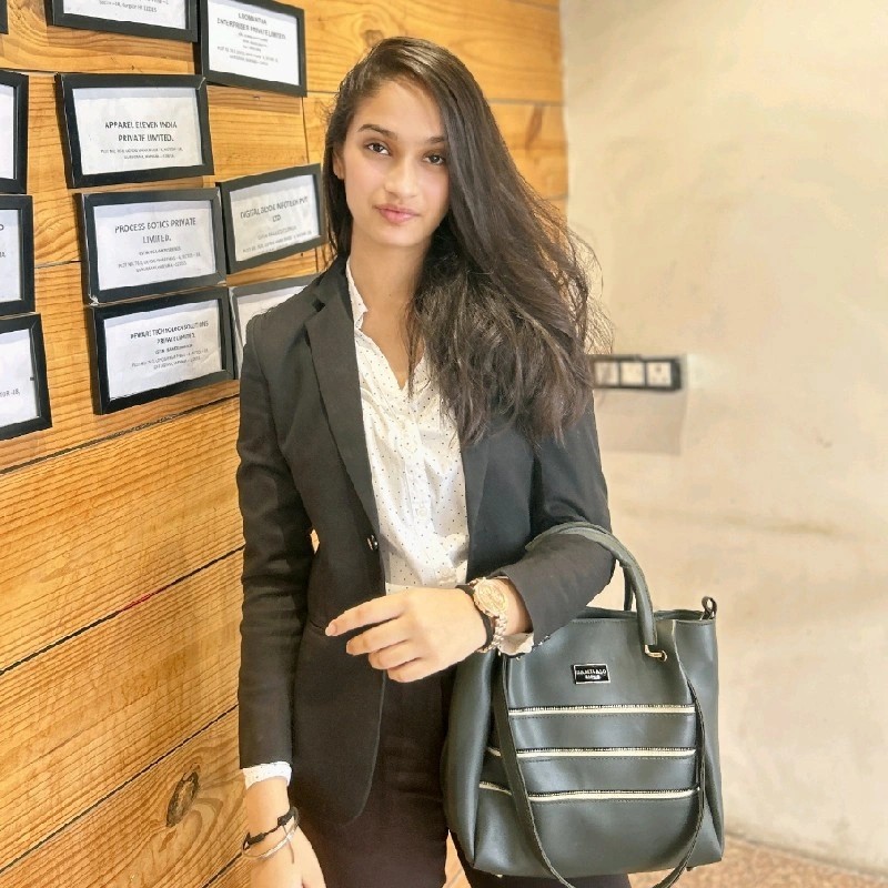 Sakshi Chauhan - Project Manager | Stackforce